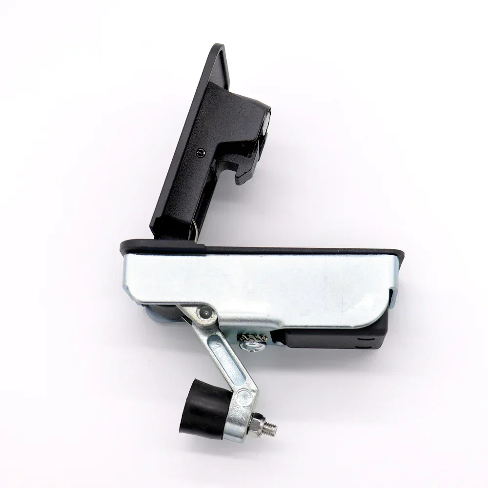 A Pair of Replacement Locks + Keys for MB / MR Retractable - Image 4