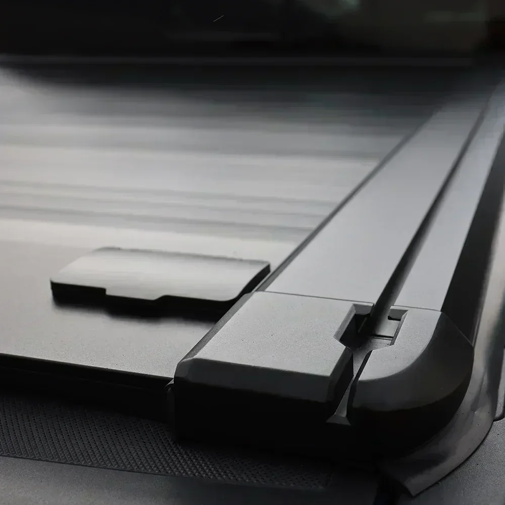 [Stealth Black 2-in-1 Bundle] Gladiator Retractable PRO Tonneau Cover w/ Rack System - Image 4